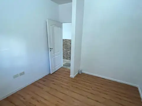 ALQUILER PH 3 AMBIENTES CON PATIO - LOMAS DEL MIRADOR