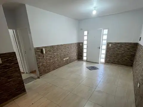 Departamento en Alquiler en Lomas del Mirador, $ 111.111