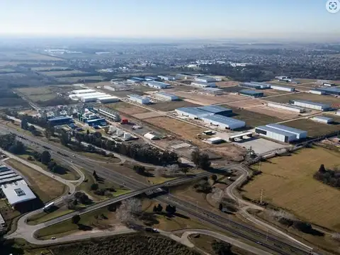 Únicos 33.800 m2 de tierra industrial en venta con mejoras en Parque industrial Ezeiza