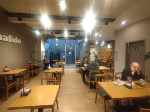 Avenida Belgrano 3200, Piso 0