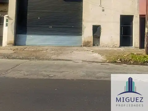 Galpón en alquiler de 240m2 ubicado en Sarandí