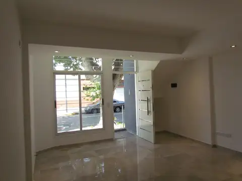 Depto Tipo Casa en Alquiler de 2 ambientes