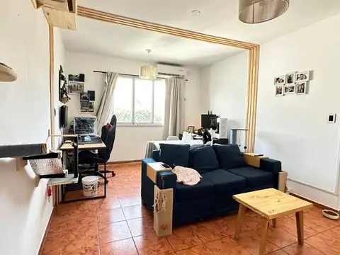 VENTA DEPARTAMENTO 2 AMBIENTES LUMINOSO POR ESCALERA BOEDO