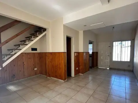 Depto Tipo Casa en Venta de 3 ambientes
