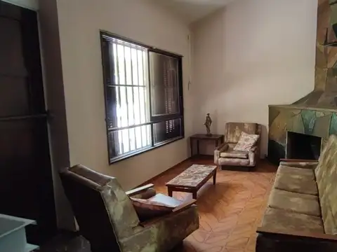 Casa en Venta con 6 cocheras