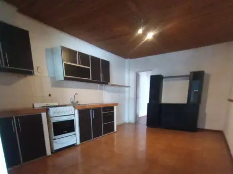 Casa - Alquiler - Argentina, San Miguel - Echeverria 438
