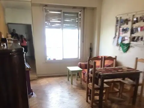 4 AMBIENTES AL FRENTE SUPER LUMINOSO  APTO CREDITO BANCARIO 