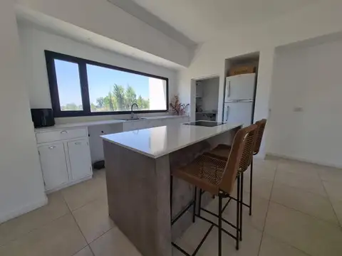 VENTA CASA 4 AMBIENTES ESPINILLO GOLF CLUB