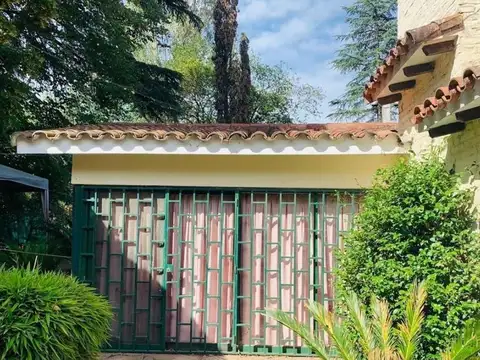 VENTA CASA 2 DORMITORIOS C/PILETA + DEPARTAMENTO TIPO DUPLEX