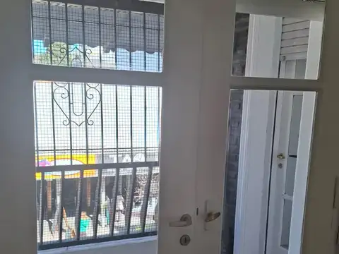 Plaza Esteban Adrogue 1100, Piso 1
