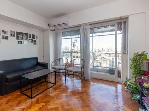 DEPARTAMENTO 4 AM. C/ BALCÓN Y LAVADERO