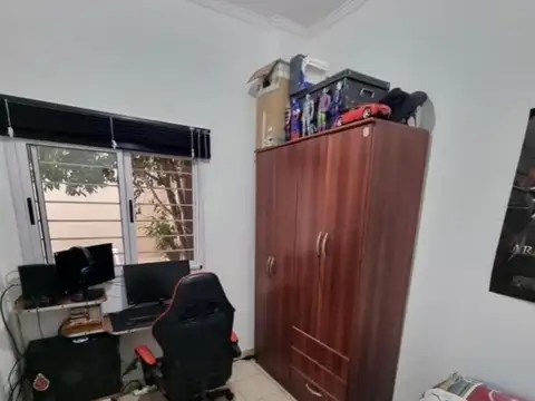 VENTA CASA 4 AMBIENTES CON PATIO Y TERRAZA EN MONTE CASTRO