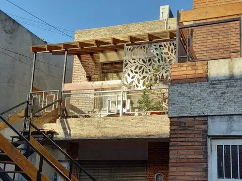 Depto Tipo Casa en Venta de 3 ambientes