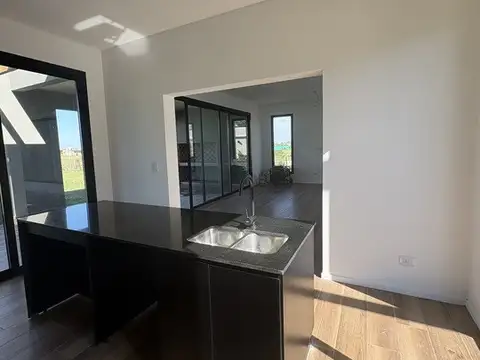 Casa en Venta al Oeste