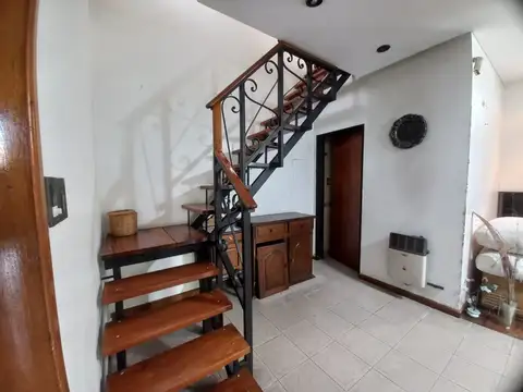 Depto Tipo Casa en Venta 21 años