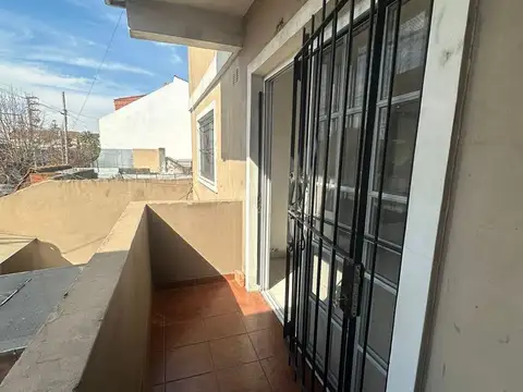 Departamento en Alquiler en Villa Ballester, $ 630.000