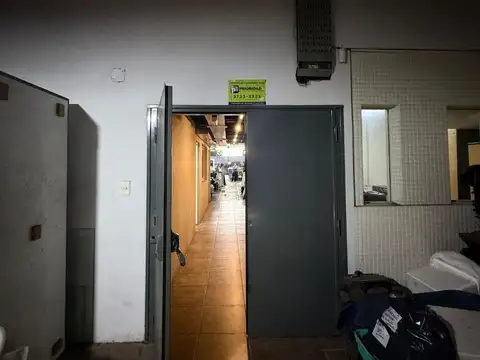 Fábrica / Galpón de 590 m² en Alquiler - Mataderos