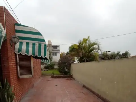 Depto Tipo Casa 3 ambientes con 2 baños