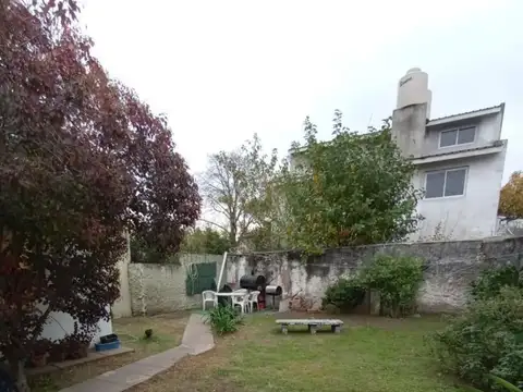 Depto Tipo Casa en Venta con 2 cocheras