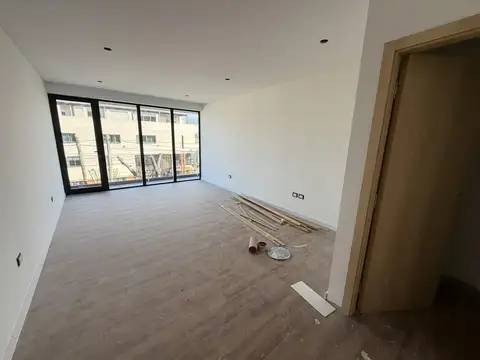 VENTA OFICINA A ESTRENAR EN CALLE - PELLEGRINI Y 14B - CITY BELL - LA PLATA
