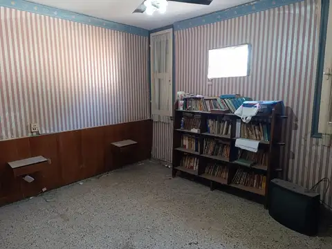 Casa 6 ambientes con 2 baños