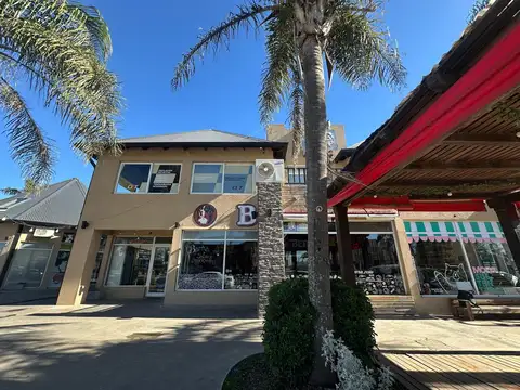 Avenida de la Paz & Avenida de las Libertades, Tierra de Sueños 2, Roldán