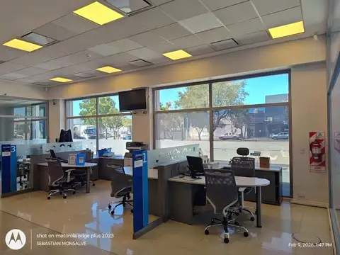 Local / Oficinas Habilitado Banco Comercial - Oficinas Uso Profesional / Industrial - Estrategicamente Ubicado Comodoro Rivadavia Chubut