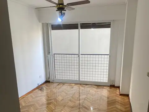 Departamento en Alquiler en Balvanera, $ 650.000