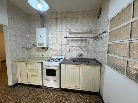Casa 6 ambientes con 1 baño