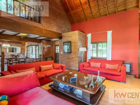 Casa 6 ambientes con 5 baños