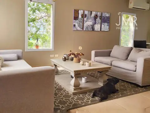 Casa 5 ambientes con 3 baños