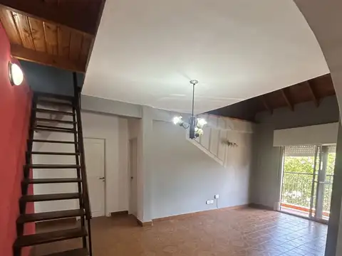 Depto Tipo Casa 4 ambientes con 1 baño
