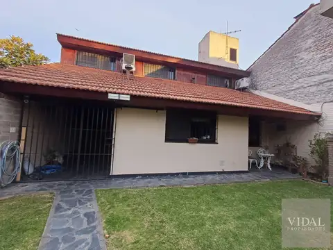 Casa 7 ambientes con 3 baños