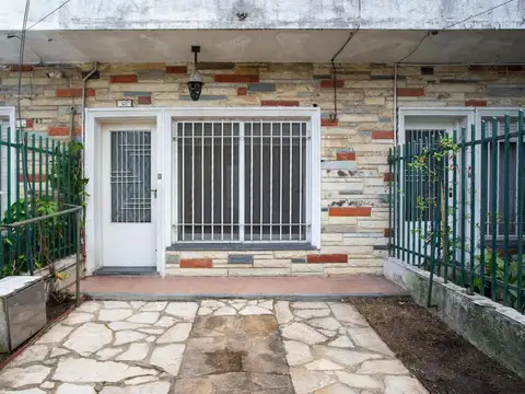 Depto Tipo Casa en Venta 60 años