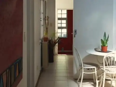 Depto Tipo Casa en Alquiler con 1 cocheras