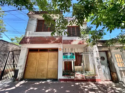Casa en venta de 3 dorm c/cochera en Bella Vista