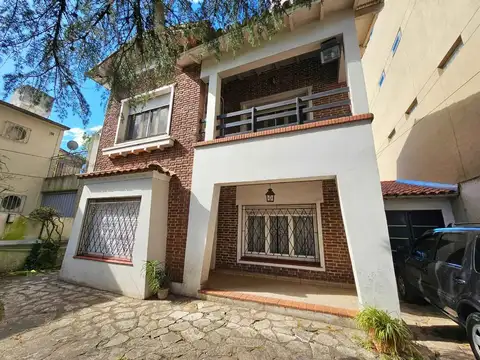 Casa 5 ambientes con 1 baño