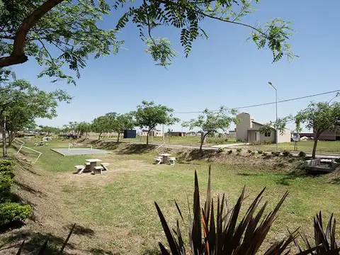 Lote ubicación ideal, servicios Ecopueblo Alvear