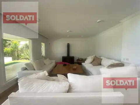 Casa en Alquiler Temporal con 4 cocheras