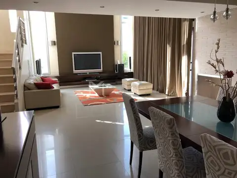 Casa en Venta de 5 dormitorios