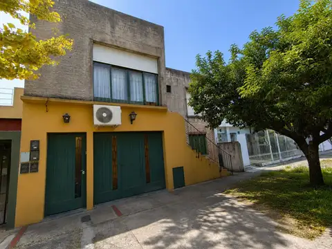 OPORTUNIDAD VENTA CHALET 9 AMBIENTES MULTIFAMILIAR ESCUCHA OFERTAS