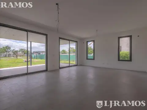 Casa 5 ambientes con 2 baños