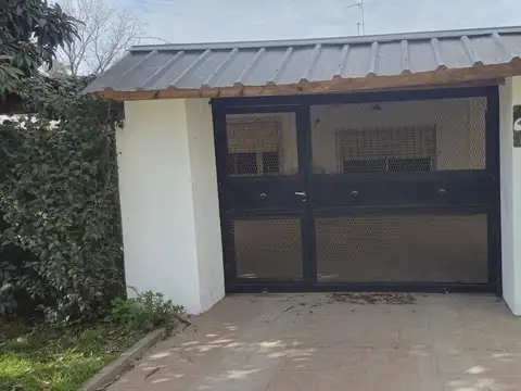 Casa en Venta con 3 cocheras