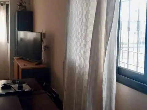 Casa 5 ambientes con 1 baño