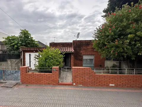 Casa 3 ambientes A RECICLAR en Temperley Este   APTO CRÉDITO