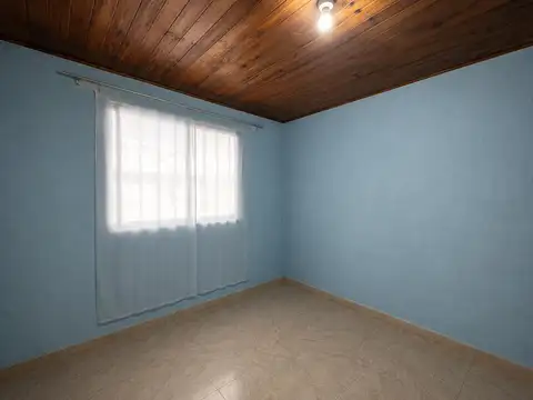 Venta - Casa de dos dormitorios con patio en Zona Norte, Rosario