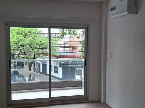 Dueño alquila. Alquiler de monoambiente a estrenar, luminoso y con una vista increíble sobre Av. Álvarez Thomas, Villa Urquiza, CABA.