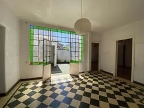 Hipolito Yrigoyen 185