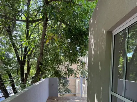 Depto Tipo Casa en Venta con 1 cocheras