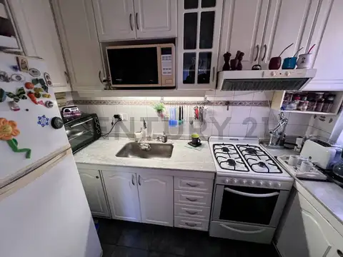 Impecable Dúplex con 2 Cocheras, Patio y Parrilla! Muy Luminoso y Listo para Mudarse